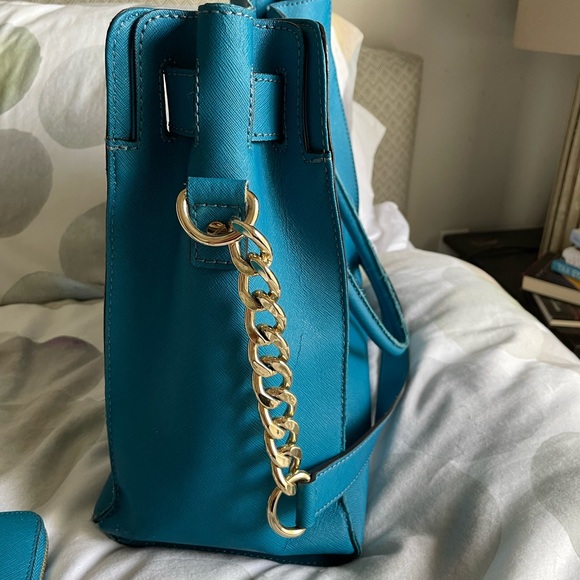 Adorable Michael Kors Turquoise handbag and matching wallet! - Picture 2 of 6
